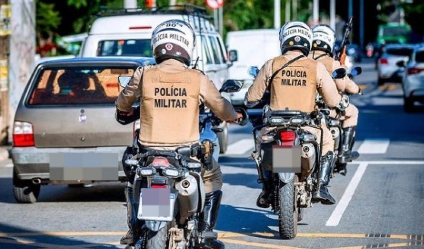  Esquadrão Águia apreende droga no bairro de Massaranduba