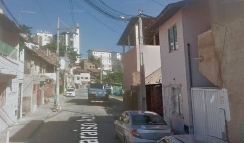  Dois irmãos adolescentes são mortos a tiros no bairro de Costa Azul, em Salvador