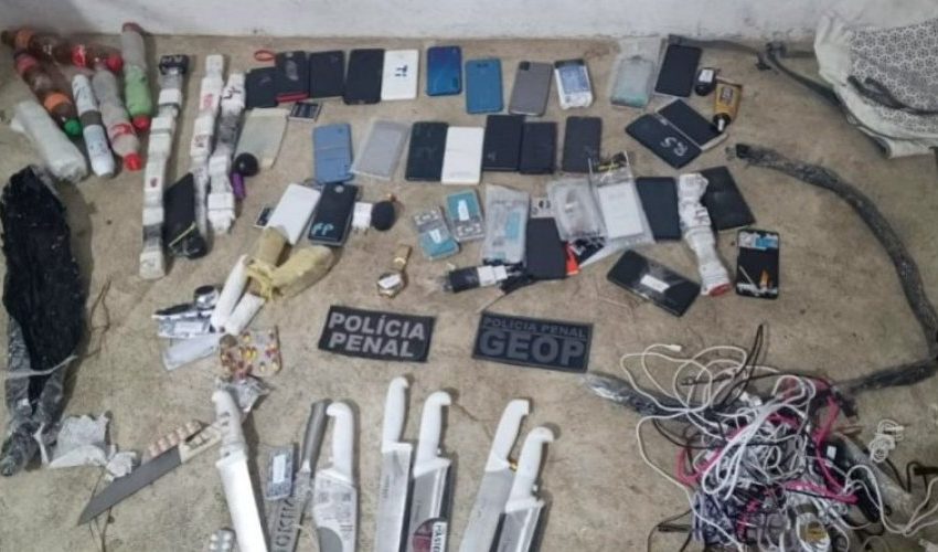  Homens são baleados enquanto tentam arremessar objetos dentro de presídio de Salvador