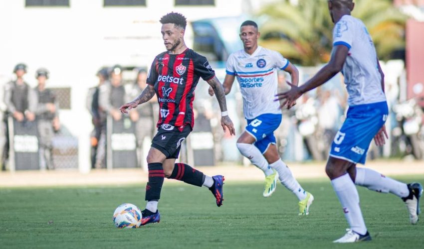  Vitória faz 3 a 2 de virada sobre Bahia em 1º jogo da final do Baianão