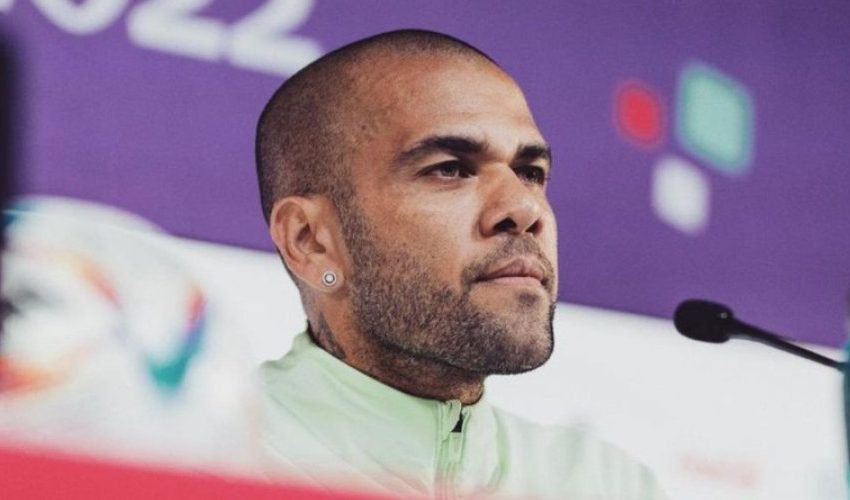  Após pagar a fiança, Daniel Alves pode ser solto a qualquer momento