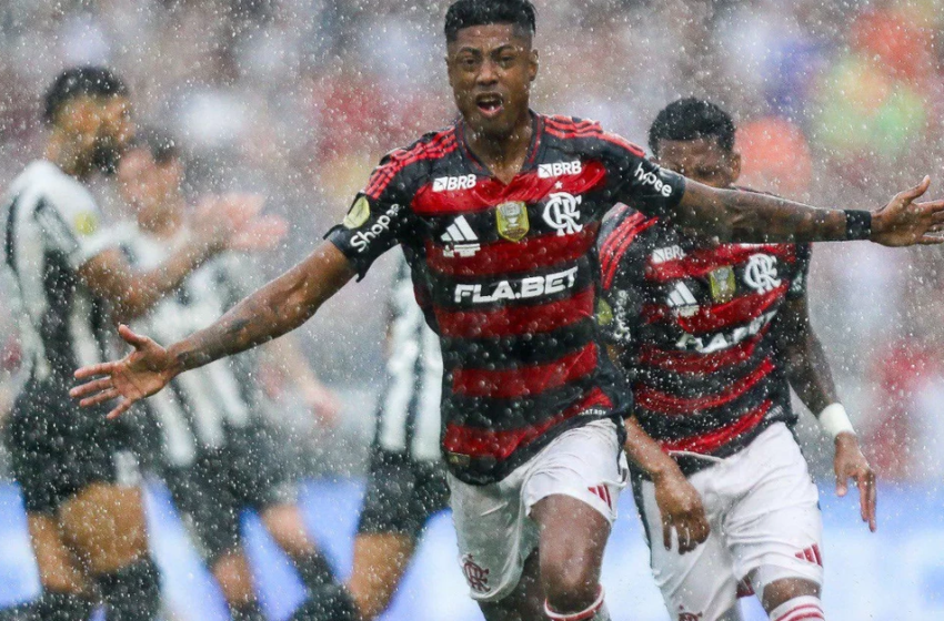  Após mais de 1h de paralisação, Flamengo é campeão da Supercopa com brilho de Bruno Henrique