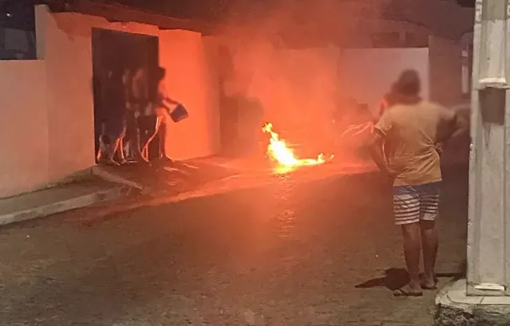  Prefeito de Botuporã tem carro incendiado por homem encapuzado